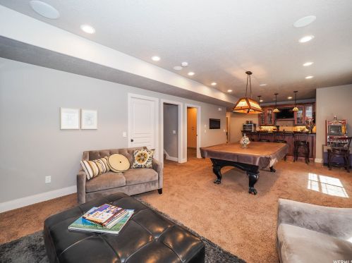 2161 Lorita Way, Sandy UT 84093-6514 exterior