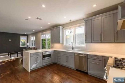 55 Cedar St, Cresskill NJ 07626-2508 exterior