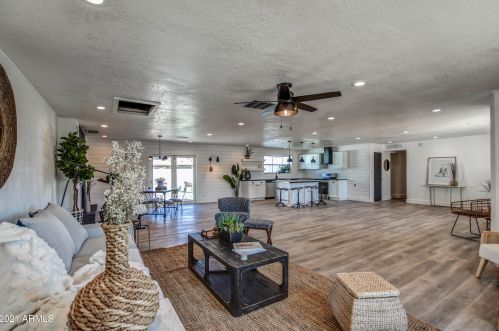 3212 Captain Dreyfus Ave, Phoenix AZ  85032-6146 exterior