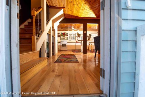 61 Lakeview Dr, Jackson Twp NJ 08527-2701 exterior