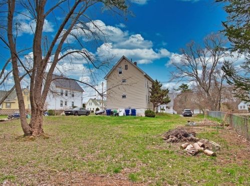 470 Britannia St, Taunton MA  02780-1553 exterior