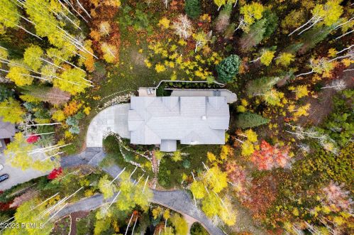 2505 Bear Holw Dr, Park City UT 84098-8524 exterior