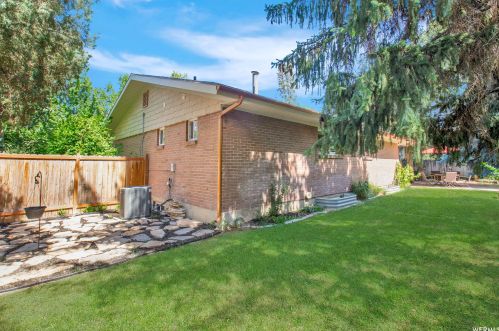 1716 Paulista Way, Sandy UT 84093-6847 exterior