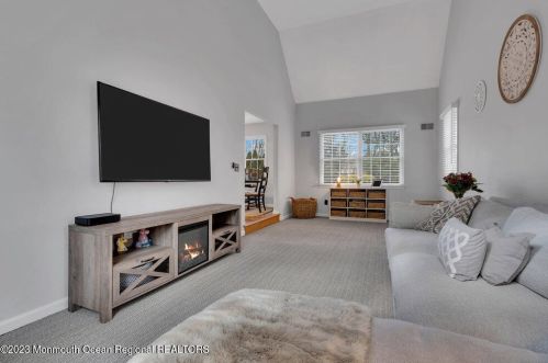 130 Rumson Pl, Little Silver NJ  07739-1044 exterior