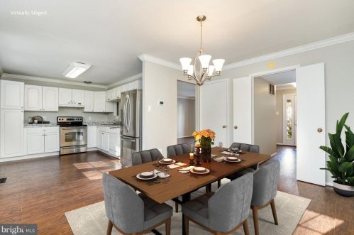 9005 Queen Maria Ct, Columbia MD 21045-2405 exterior