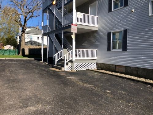 61 Houghton St, Worcester MA 01604-3822 exterior