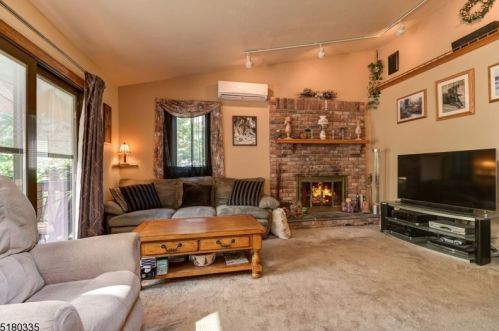 377 Skyline Lk Dr, Skyline Lakes NJ 07456-1953 exterior