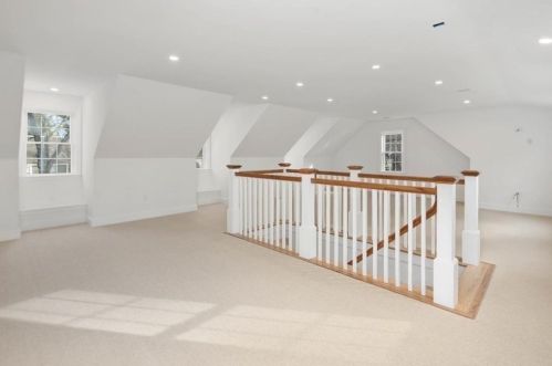 7 Queen Anne Ln, Hingham MA  02043-3904 exterior