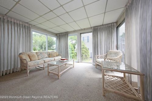 65 Little Silver Pkwy, Little Silver NJ 07739-1118 exterior