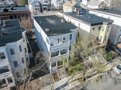 49 Pearl St, Everett MA 02149-1105 exterior