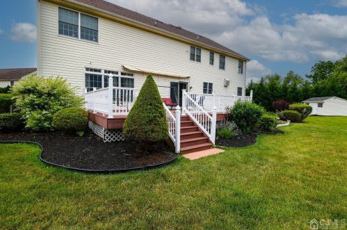 10 Summerhill Ct, Columbus NJ  08022-1970 exterior