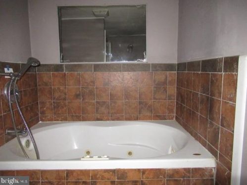 124 Edith Ave, West Deptford NJ 08096-3521 exterior