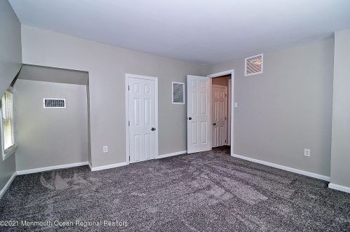 480 Veterans Hwy, Jackson Twp NJ 08527-5122 exterior