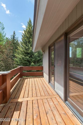 5063 Mdw Dr, Park City UT 84060-6813 exterior