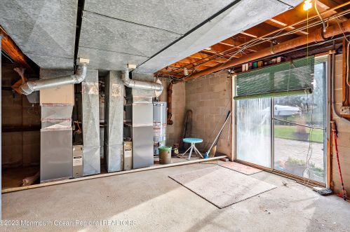 7 Pirates Cove Rd, Little Silver NJ 07739-1623 exterior