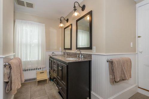 118 Messinger St, Canton MA 02021-3947 exterior