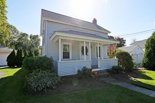 231 County St, Seekonk MA  02771-5604 exterior