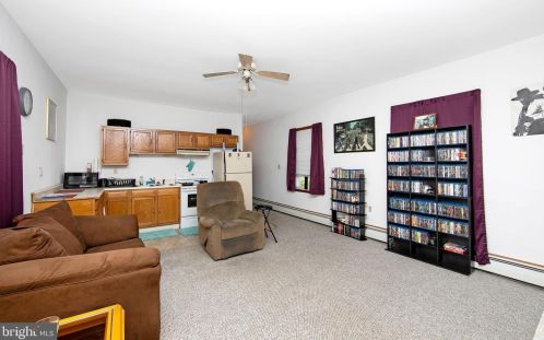 132 Main St, West Deptford NJ 08051-1046 exterior