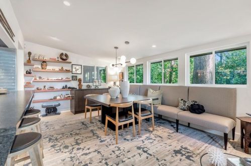 1506 Brook Valley Ln, Atlanta GA  30324-3212 exterior