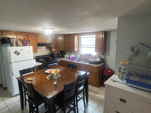 423 Bay St, Taunton MA 02780-2520 exterior