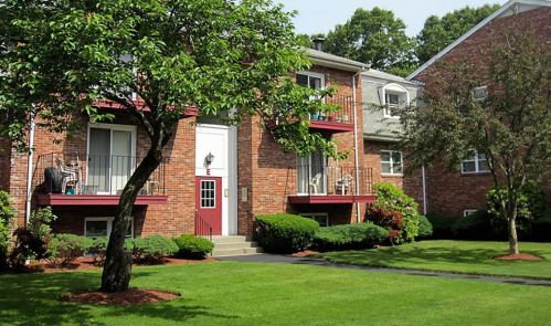 240 High St, Taunton MA  02780-3527 exterior