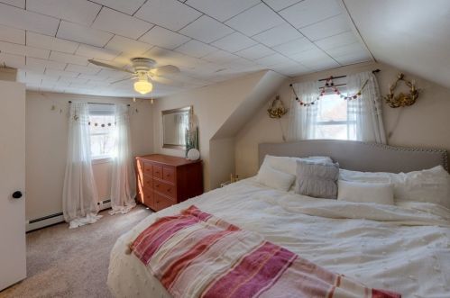 31 Indian Lk Pkwy, Worcester MA 01605-1215 exterior