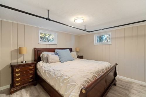 940 Randolph Ave, Milton MA 02186-4030 exterior