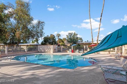 1320 Bethany Home Rd, Phoenix AZ 85014-2048 exterior