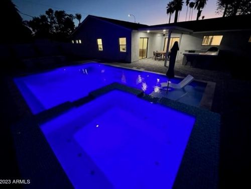 8001 11th Ave, Phoenix AZ  85021-5626 exterior