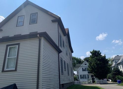 73 School St, Taunton MA 02780-3212 exterior