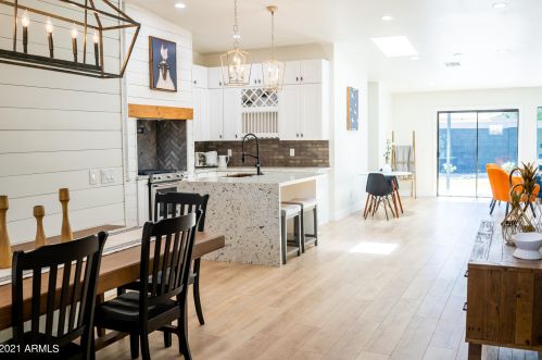 3307 43rd Pl, Phoenix AZ  85018-6422 exterior