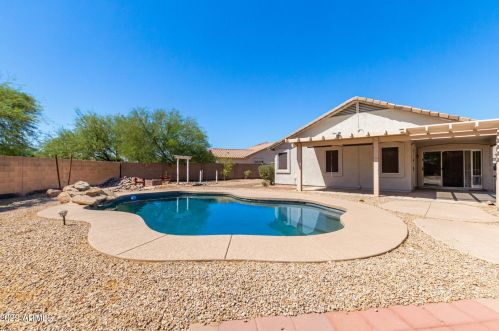 8227 Apache St, Phoenix AZ 85003-2726 exterior