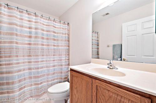 19 Brookfield Dr, Jackson Twp NJ 08527-3865 exterior