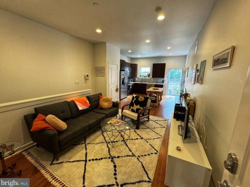 837 16th St, Philadelphia, PA 19146-2120