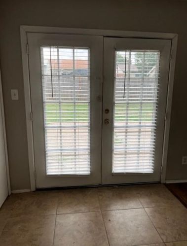 7016 Greenview Cir, Fort Worth TX  76120-1341 exterior