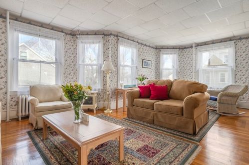 10 Burke St, Fall River MA 02720-6903 exterior