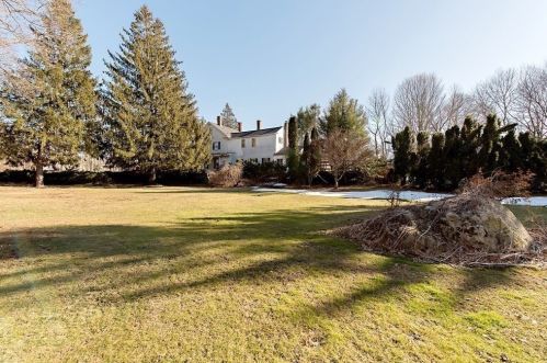 442 Washington St, Canton MA 02021-3630 exterior