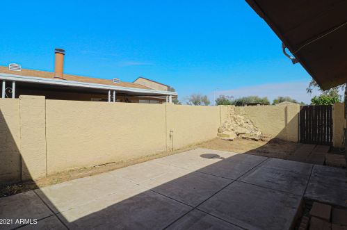 3830 Crittenden Ln, Phoenix AZ  85019-4012 exterior