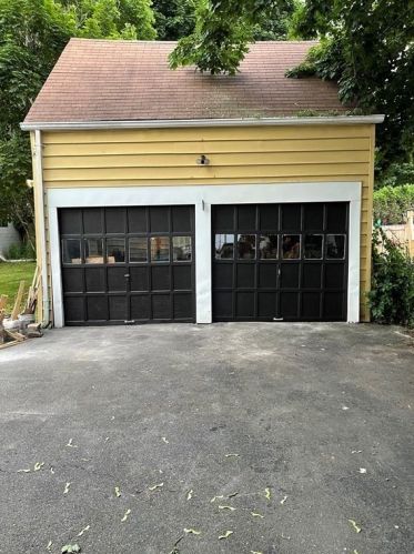 834 Eastern Ave, Fall River MA 02720-7415 exterior