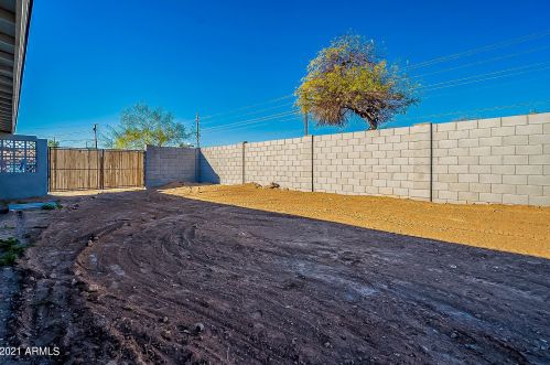 3202 Captain Dreyfus Ave, Phoenix AZ 85032-6706 exterior
