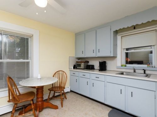 27 Barry St, Quincy MA 02169-1603 exterior