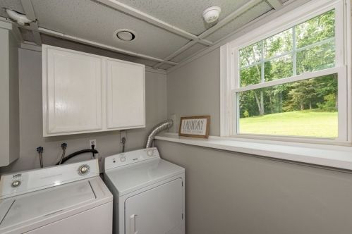 1364 Cohannet St, Taunton MA  02780-7136 exterior