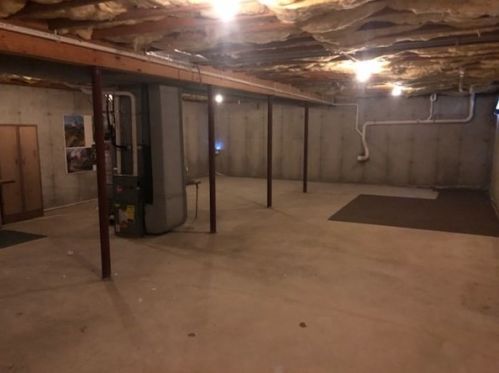 10 Gumpus Rd, Dracut MA 01826-6101 exterior