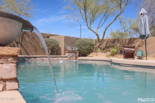 3882 Ashton Dr, Phoenix AZ 85086-2774 exterior