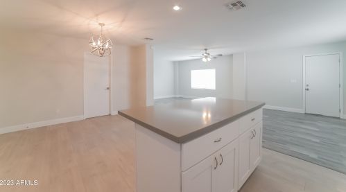 1313 Dunlap Ave, Phoenix AZ  85020-3025 exterior