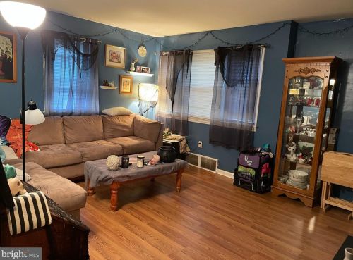 1109 Delsea Dr, West Deptford NJ 08093-2252 exterior