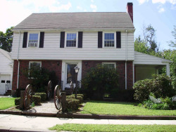 28 Dana Rd, Newton, MA 02465-1118