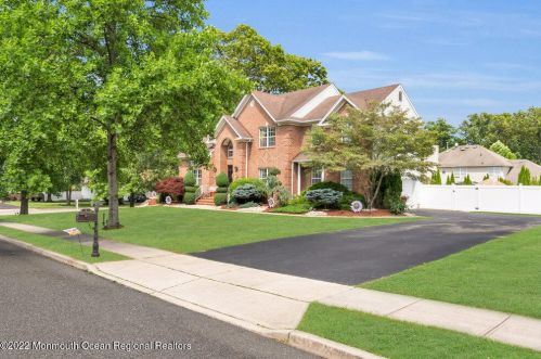 1 Highland Dr, Jackson Twp NJ 08527-1213 exterior