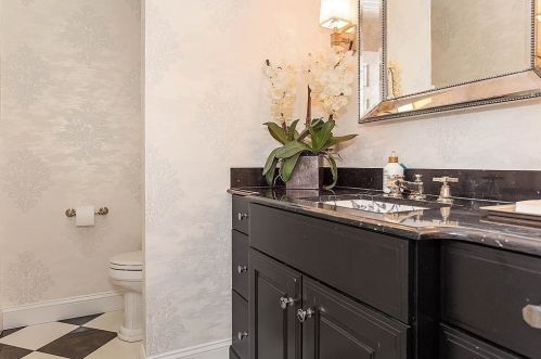 90 Countryside Ln, Milton MA 02186-4435 exterior