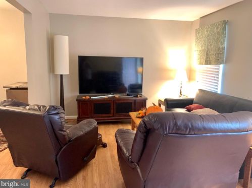 628 Foxton Ct, West Deptford NJ 08051-2038 exterior